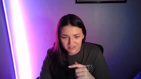 Snapshot of lushlolly chatting on 01-12-25, 06:28 lushlolly online show from 01-12-25, 06:28