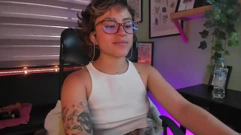 Snapshot of lusiana__ chatting on 05-11-26, 02:45 Luci online show from 05-11-26, 02:45