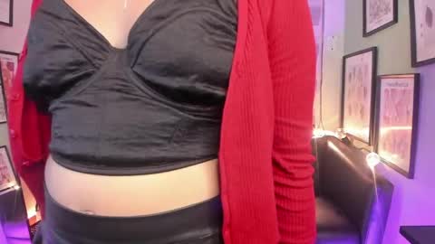 Snapshot of lusiana__ chatting on 05-13-26, 01:19 Luci online show from 05-13-26, 01:19