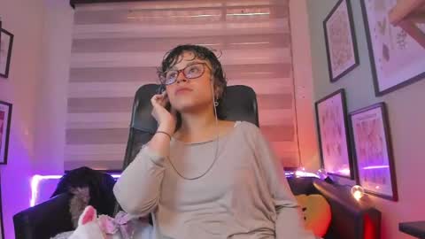 Snapshot of lusiana__ chatting on 05-25-26, 01:17 Luci online show from 05-25-26, 01:17
