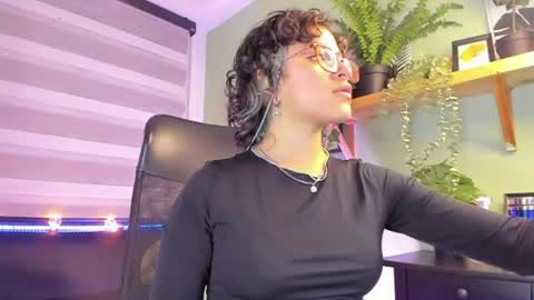 Snapshot of lusiana__ chatting on 06-11-26, 11:14 Luci online show from 06-11-26, 11:14