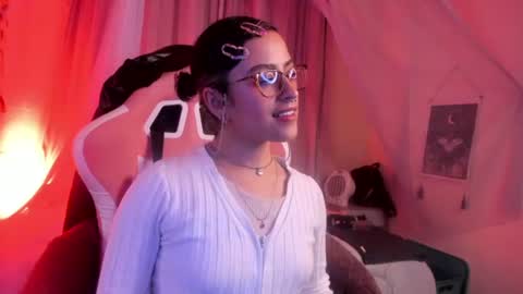 Snapshot of lusiana__ chatting on 06-20-26, 04:26 Luci online show from 06-20-26, 04:26
