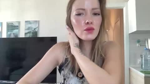 Snapshot of lusiluv chatting on 09-11-25, 11:21 lusiluv online show from 09-11-25, 11:21