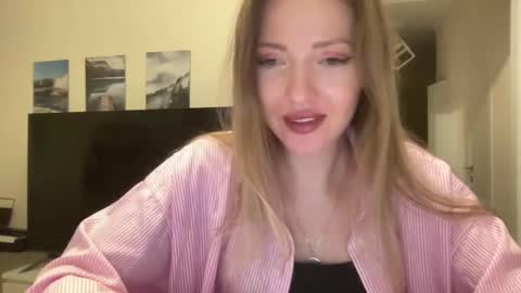 Snapshot of lusiluv chatting on 10-11-25, 09:24 lusiluv online show from 10-11-25, 09:24