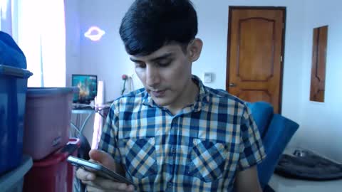 Snapshot of lusrodri chatting on 10-12-25, 09:47 Sebastian E. online show from 10-12-25, 09:47