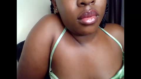 lustrous-choco online show from 04-18-26, 01:09