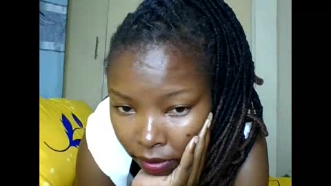 Snapshot of lustrousnerd chatting on 05-25-26, 08:48 Noreh online show from 05-25-26, 08:48