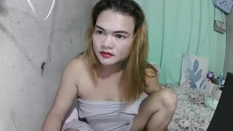 Flora Mae online show from 05-22-26, 01:17