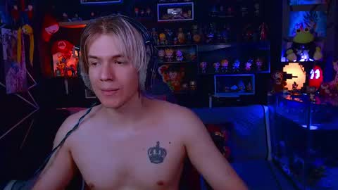 Snapshot of lustymatt chatting on 12-15-25, 03:11 lustymatt online show from 12-15-25, 03:11