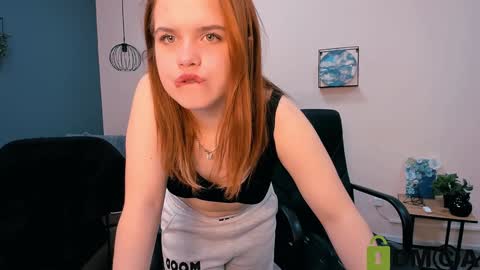 lusy_puff online show from 12-07-24, 03:19