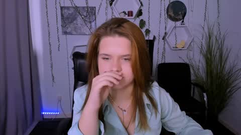 lusy_puff online show from 12-14-24, 09:40