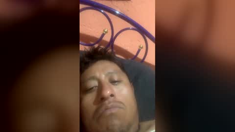 Snapshot of luuis12 chatting on 03-11-26, 03:23 luuis12 online show from 03-11-26, 03:23