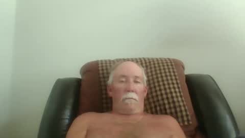 Snapshot of luv269er chatting on 05-07-26, 10:37 luv269er online show from 05-07-26, 10:37