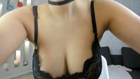 Yuna online show from 04-16-26, 01:17