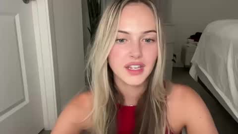 Snapshot of luvaimee chatting on 10-11-25, 03:17 Aimee online show from 10-11-25, 03:17