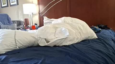 Snapshot of luvbug555 chatting on 11-10-25, 07:24 luvbug555 online show from 11-10-25, 07:24