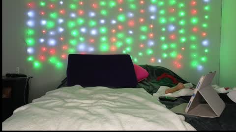 Shauna online show from 12-21-24, 06:19