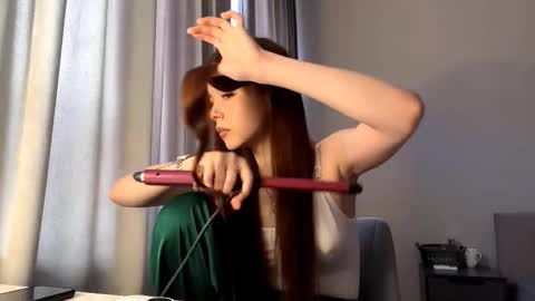 Snapshot of luveniamaurey chatting on 02-26-26, 08:35 Adele online show from 02-26-26, 08:35