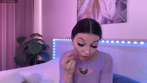 Snapshot of luvlyveronica chatting on 05-24-26, 10:31 Veronica online show from 05-24-26, 10:31