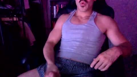 luvrboy77 online show from 08-01-26, 05:40