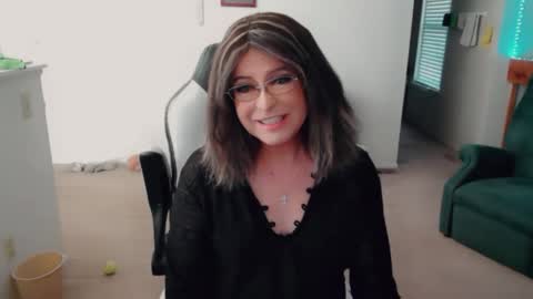 Britney online show from 11-25-25, 06:30