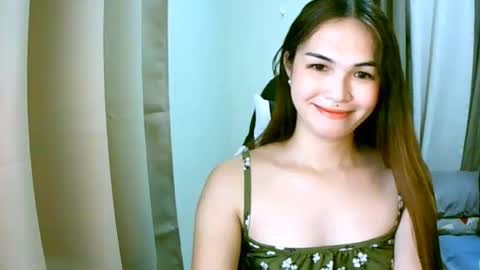 Snapshot of luvv_soleil chatting on 03-15-26, 10:32 Sol online show from 03-15-26, 10:32