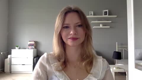 Millie online show from 09-19-25, 07:43