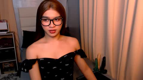 queen lux online show from 02-27-25, 06:53