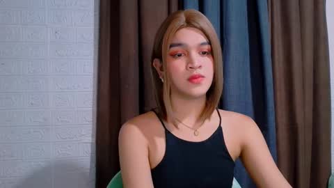 queen lux online show from 03-21-26, 05:12