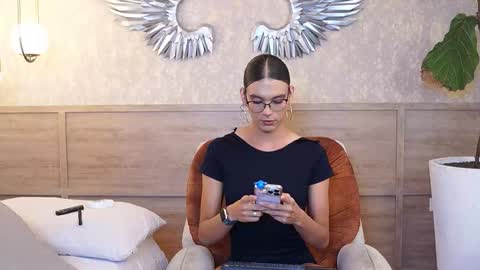 Luxa  online show from 03-04-26, 12:33