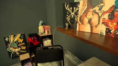 Katie online show from 11-26-25, 01:23