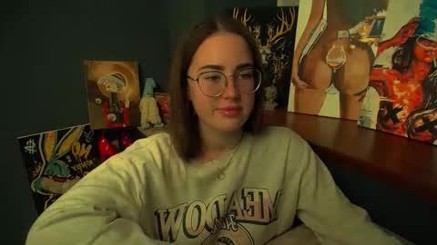 Snapshot of luxie_queen chatting on 04-23-26, 02:30 Katie online show from 04-23-26, 02:30