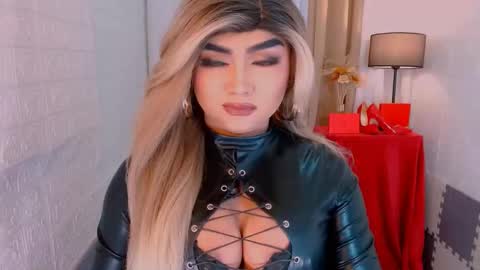 Snapshot of luxsasha chatting on 09-24-25, 03:26 Sasha Blaire online show from 09-24-25, 03:26