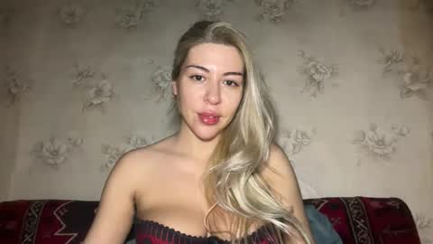 LuxSonyaStar online show from 12-14-25, 08:13