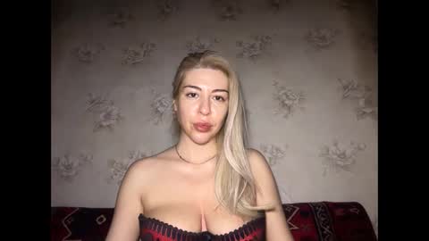 Snapshot of luxsonyastar chatting on 04-24-26, 01:35 LuxSonyaStar online show from 04-24-26, 01:35
