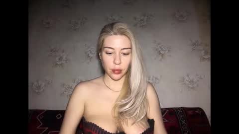 Snapshot of luxsonyastar chatting on 05-01-26, 08:13 LuxSonyaStar online show from 05-01-26, 08:13