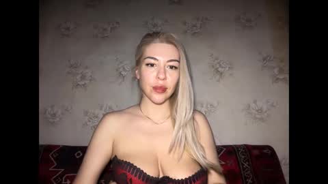 Snapshot of luxsonyastar chatting on 05-05-26, 08:50 LuxSonyaStar online show from 05-05-26, 08:50