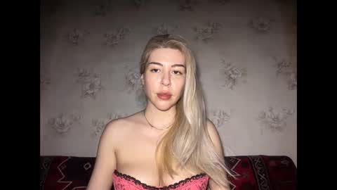 Snapshot of luxsonyastar chatting on 05-16-26, 07:34 LuxSonyaStar online show from 05-16-26, 07:34