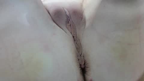 Snapshot of luxurylips chatting on 09-12-25, 02:00 Lux for your fun online show from 09-12-25, 02:00