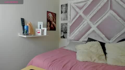 Snapshot of luxx_11 chatting on 02-28-26, 01:12 Lux online show from 02-28-26, 01:12