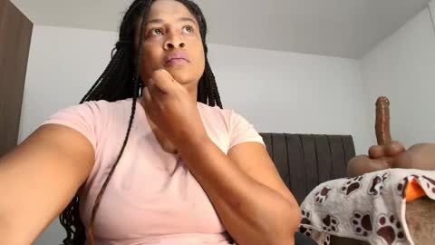 Snapshot of luxy_benet chatting on 04-26-26, 07:17 Big Benet online show from 04-26-26, 07:17