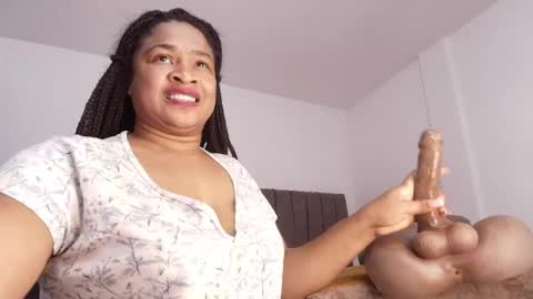 Snapshot of luxy_benet chatting on 04-29-26, 09:43 Big Benet online show from 04-29-26, 09:43