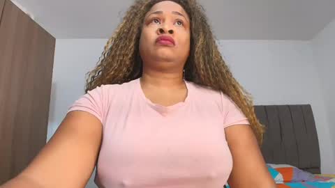 Snapshot of luxy_benet chatting on 05-19-26, 08:31 Big Benet online show from 05-19-26, 08:31