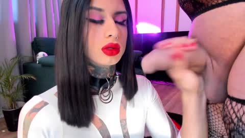 Lucy and Kristhy online show from 01-18-25, 06:10