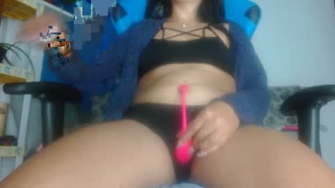 Snapshot of luzzy_cam chatting on 06-14-26, 12:19 luzzy I hope your visit and that we manage to get very hot online show from 06-14-26, 12:19