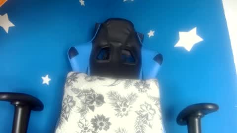 Snapshot of luzzy_cam chatting on 07-04-26, 01:17 luzzy I hope your visit and that we manage to get very hot online show from 07-04-26, 01:17