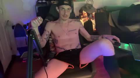 Snapshot of lwooda chatting on 10-24-25, 09:38 lwooda online show from 10-24-25, 09:38