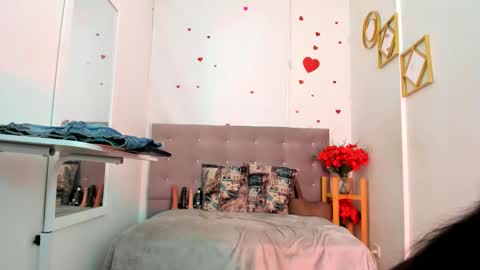 Snapshot of lyabloom chatting on 05-06-26, 10:42 LyaBloom online show from 05-06-26, 10:42
