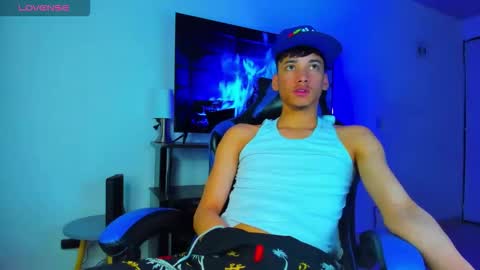 Lyam online show from 03-25-26, 04:29