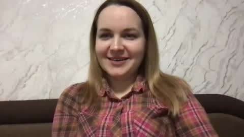 Snapshot of lyeeu25 chatting on 03-07-25, 08:00 Tina online show from 03-07-25, 08:00